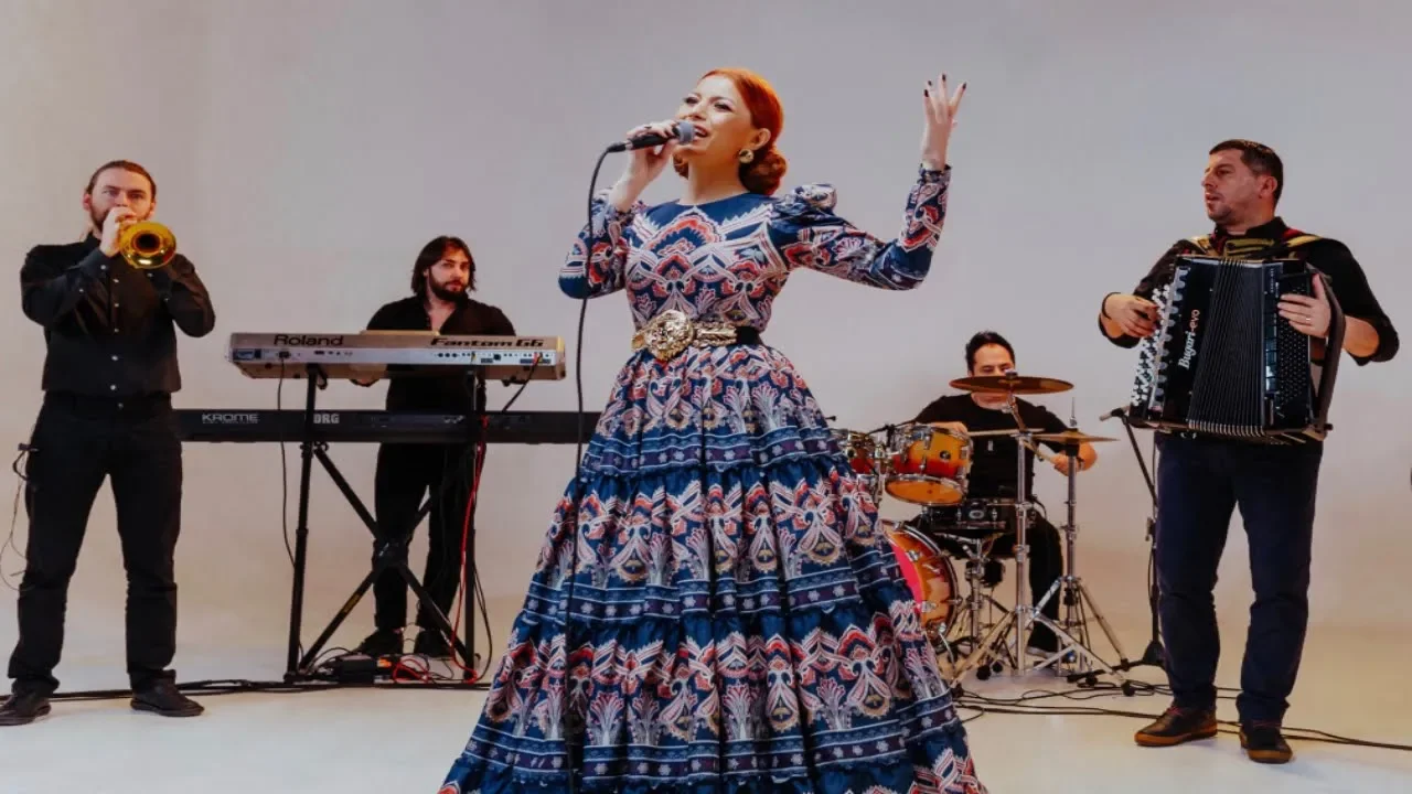 Elena - Ela Ela (Original Radio Edit)