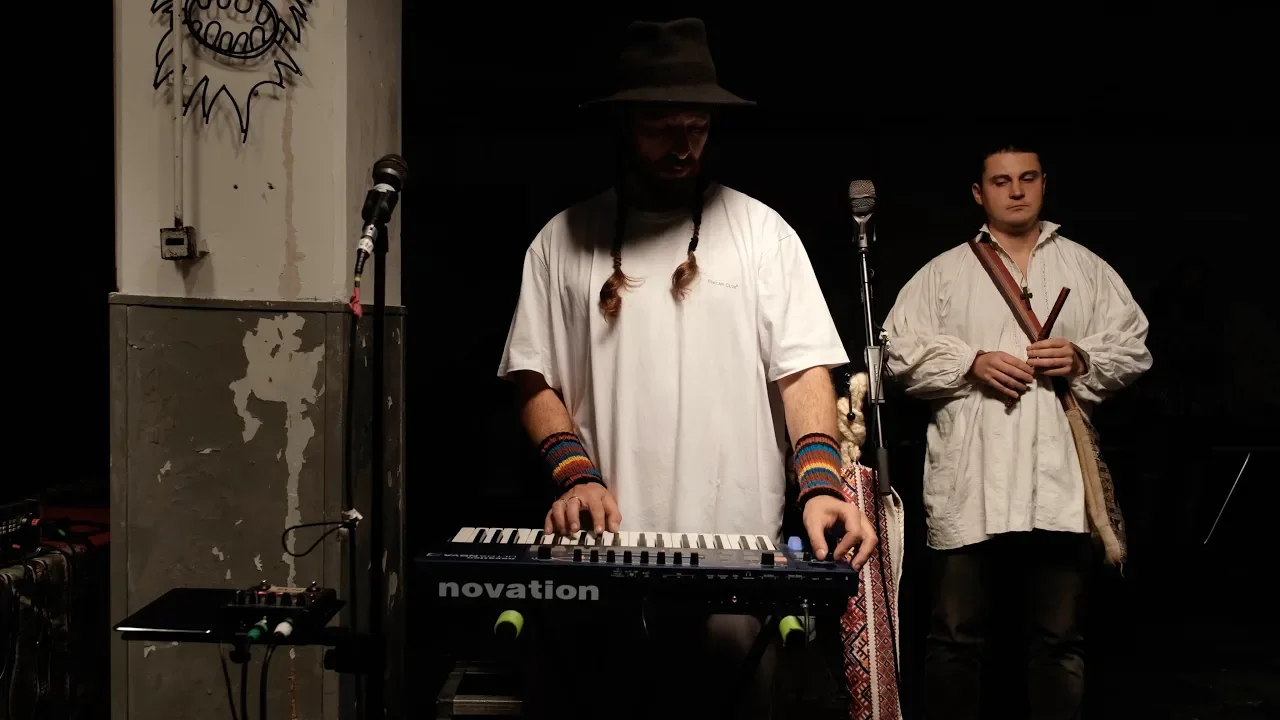 SUBCARPATI si Surorile Osoianu - Colind Limba Romana (sesiune live)