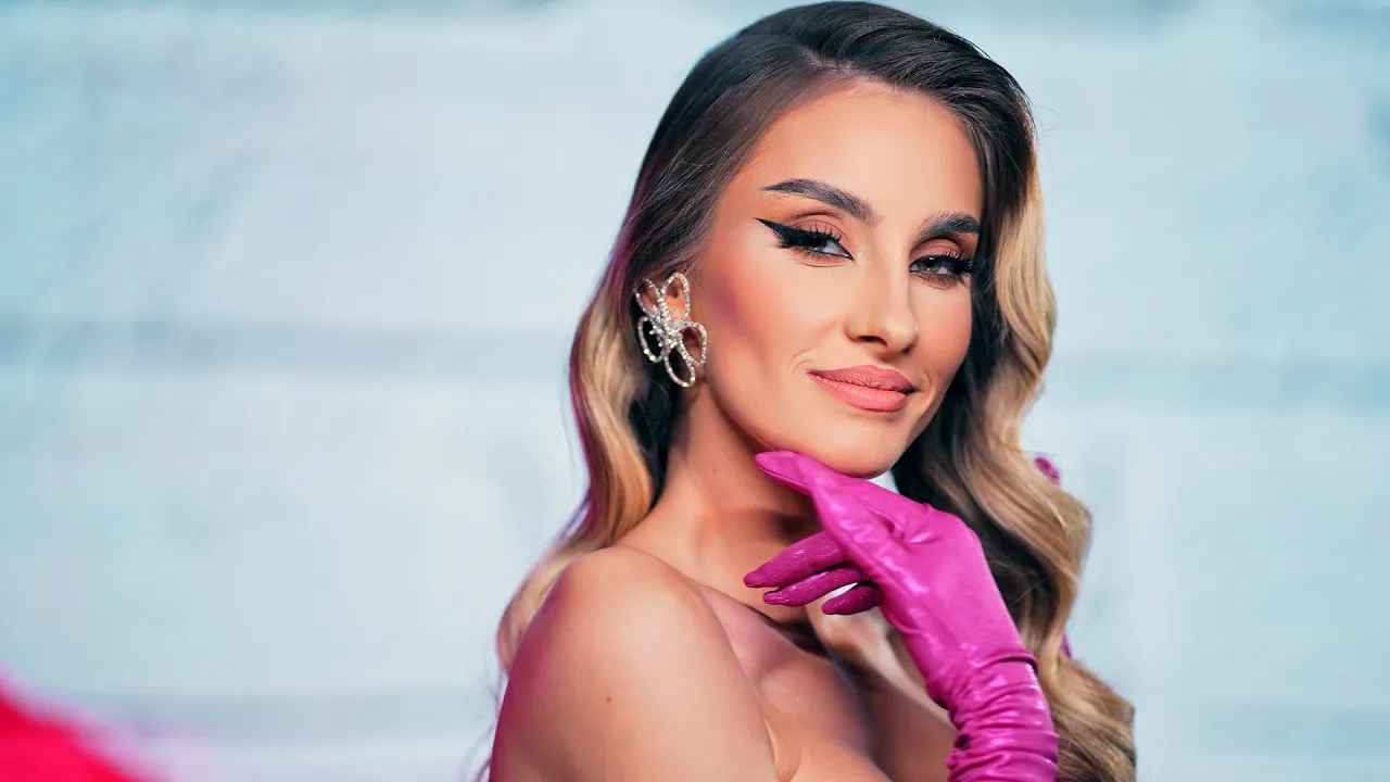 Malina Avasiloaie - Trece timpul, trece (Video Original)