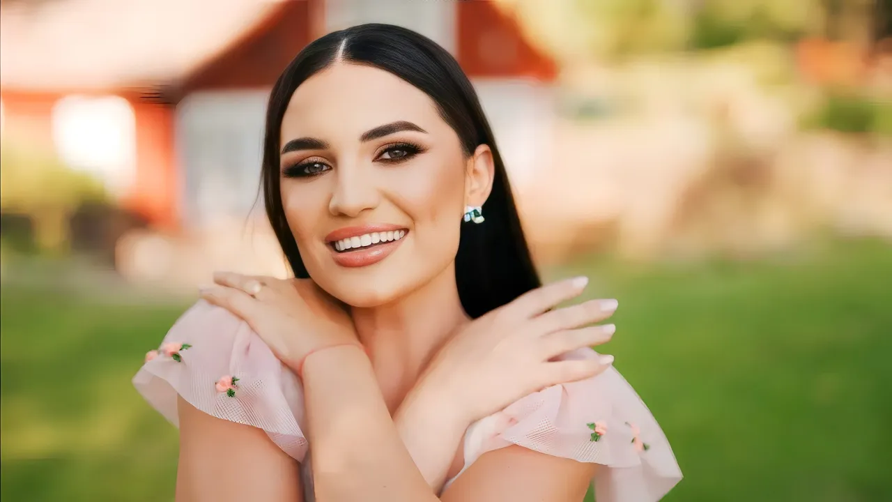 Andrada Barsauan - Jumatatea mea (Video Original)