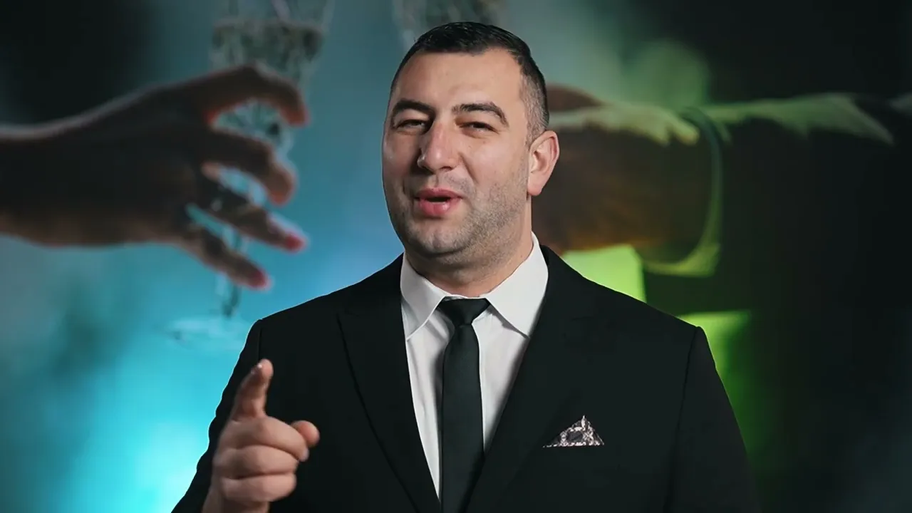 Paul Ionut Gal - Printre ganduri si iubiri