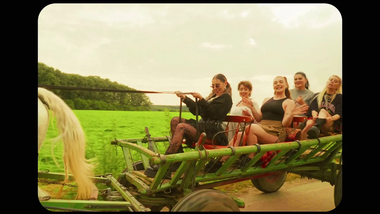 JO - Ne Place (cu Anca Dinicu, Ioana State, Miruna Rumina, Tina Duceac, Ana Petcu si Anisia Gafton)