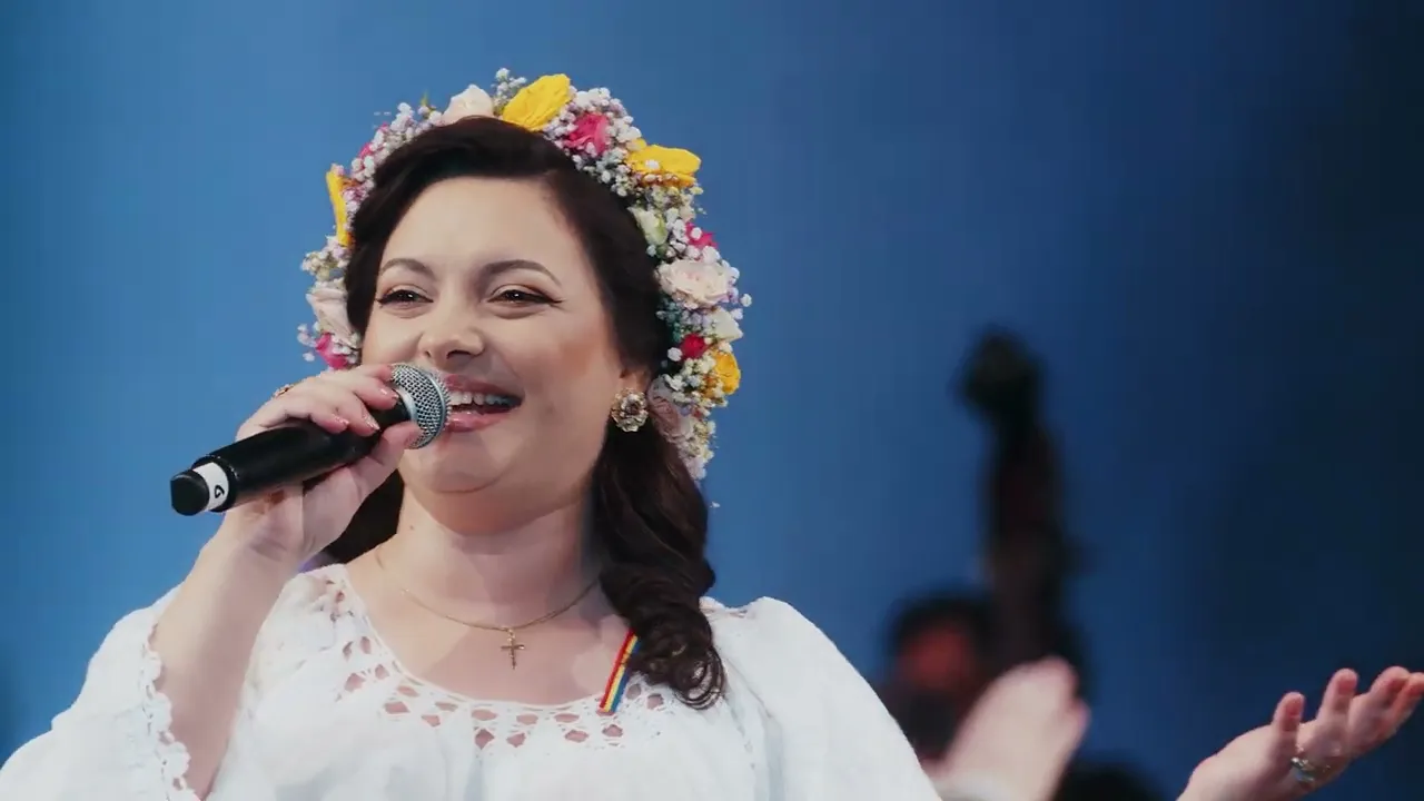 Laura Olteanu & Orchestra Ciprian Porumbescu - Am fata si baiat mandru