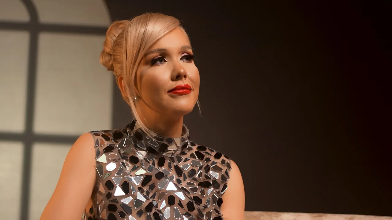 Georgiana Pop - Cand a impartit Dumnezeu norocul (Video Original)