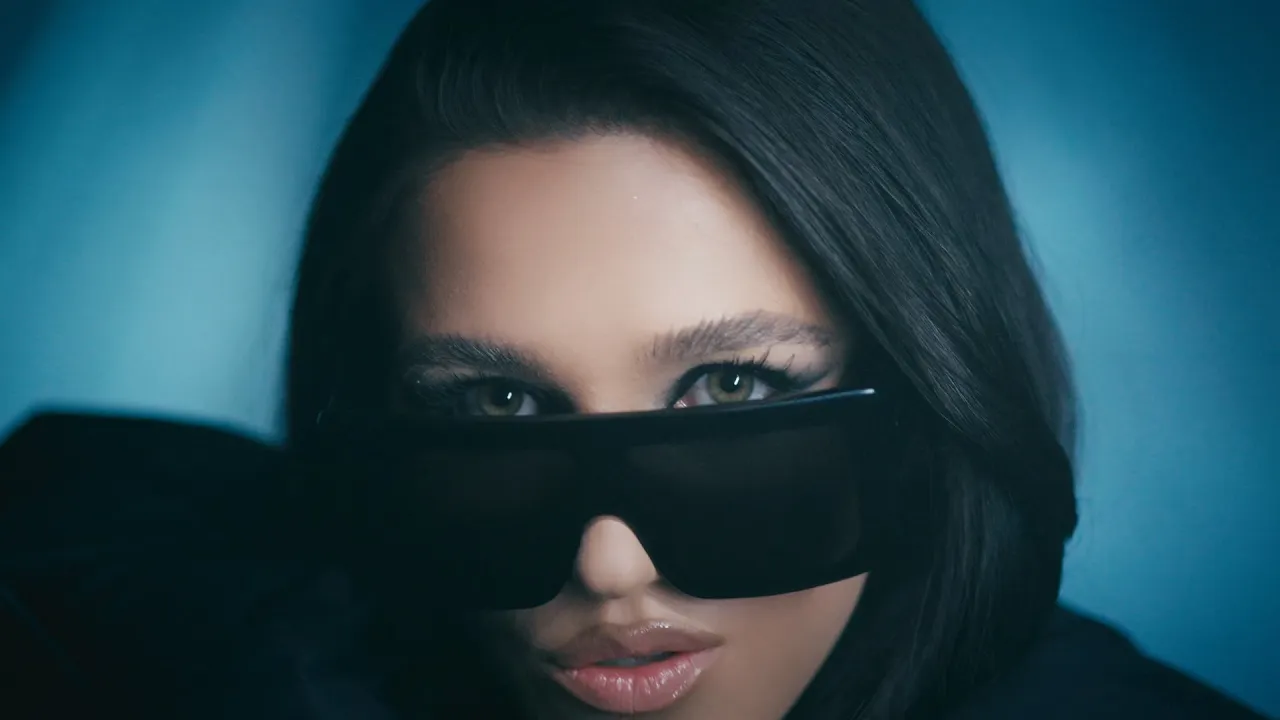 UNKLFNKL & Ioana Ignat - 6 Feet Deep