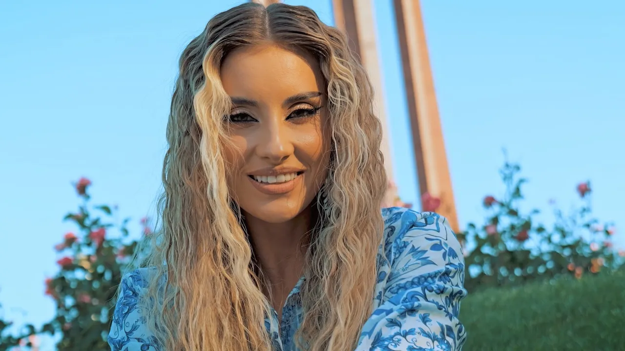 Malina Avasiloaie - Stelele (Video Original)