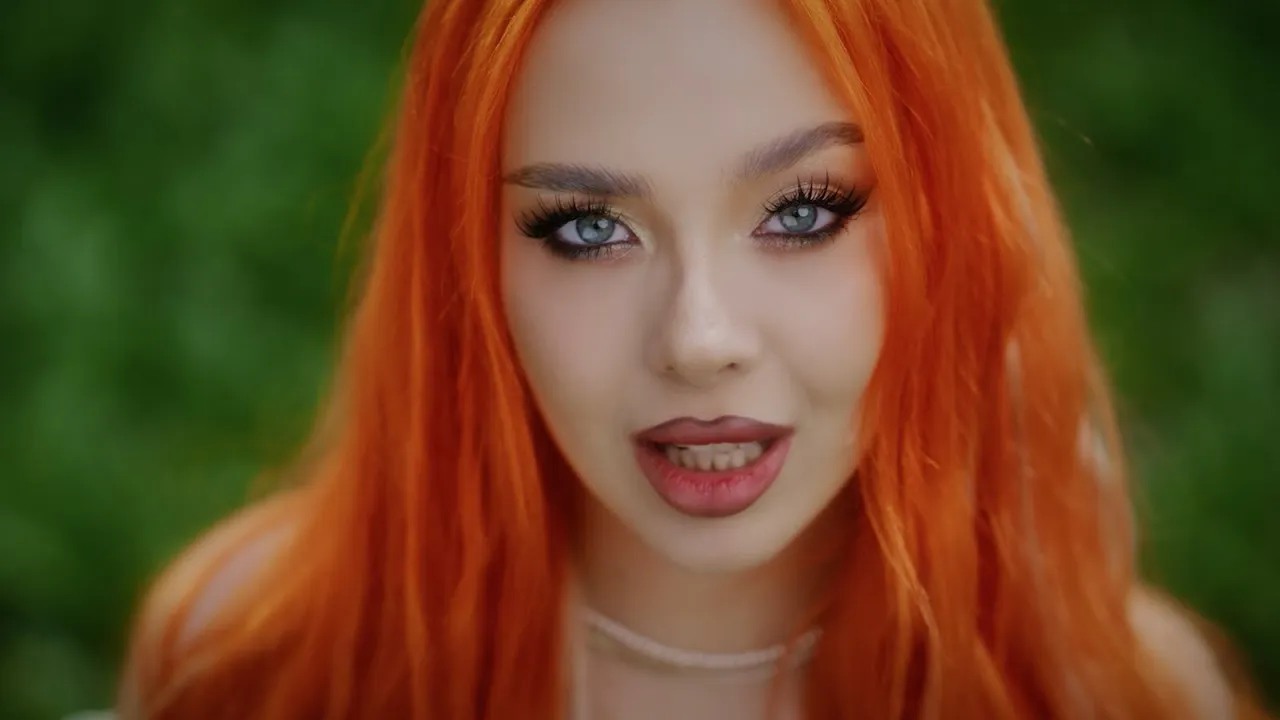 Olivia Addams - Ma intorc la tine (Video Original)