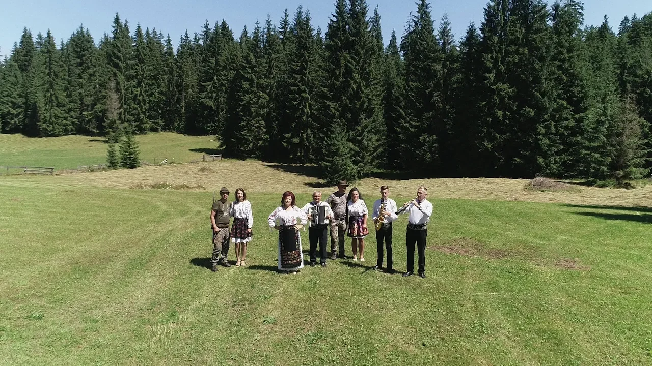 SABINA GLIGOR si FORMATIA ANDONE DIN ABRUD - VANATORI SI PADURARI