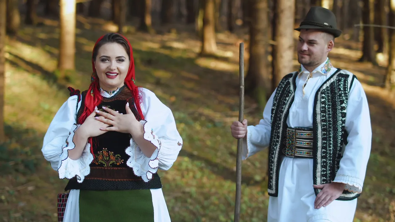 Madalina Marti - Vine toamna cade bruma 2018