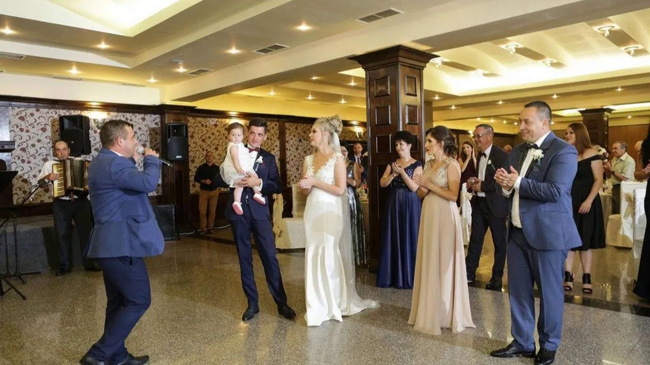 MUZICA DE PETRECERE 2020 Colaj muzica populara de petrecere 2020 Sarbe si Hore