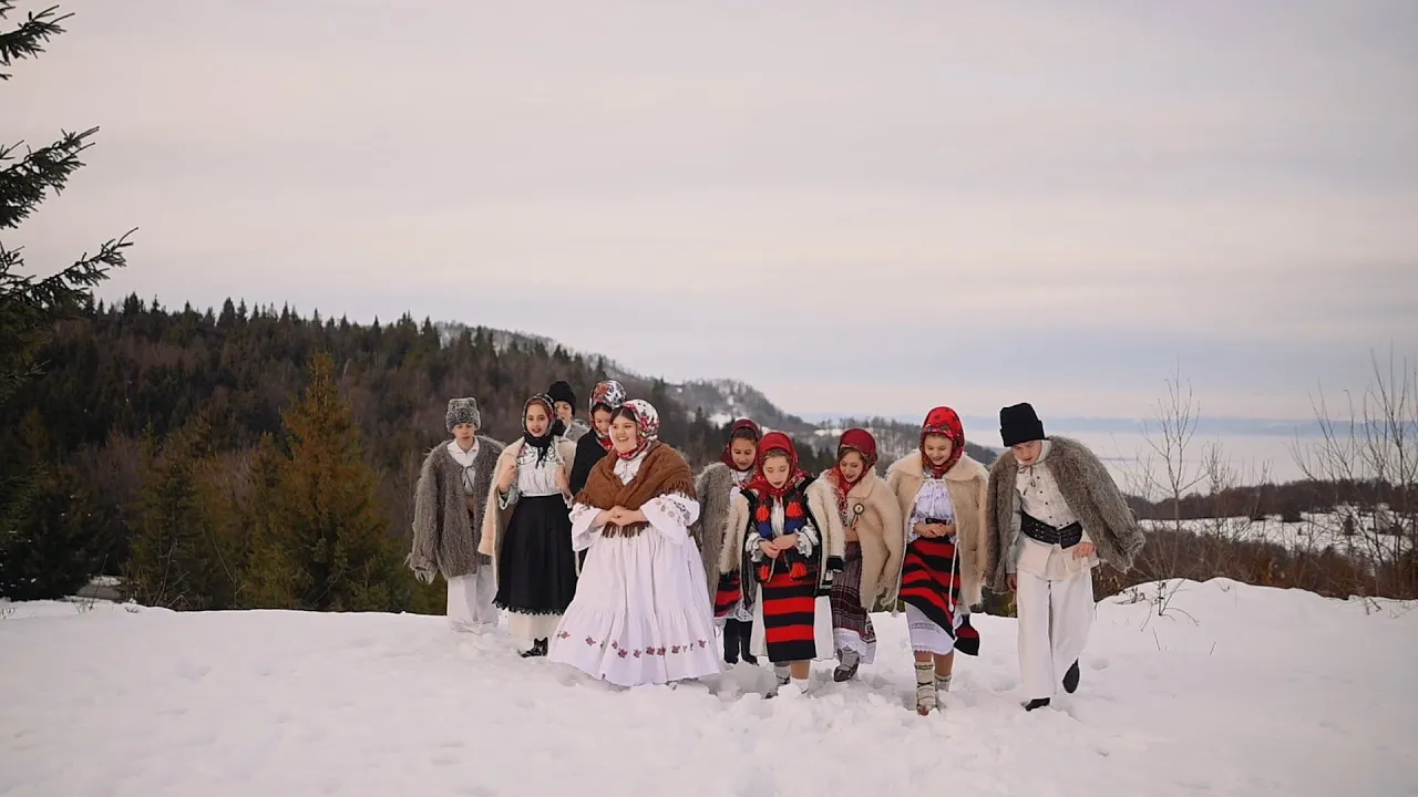 Ungur Maria - Mandra-i sara de Craciun