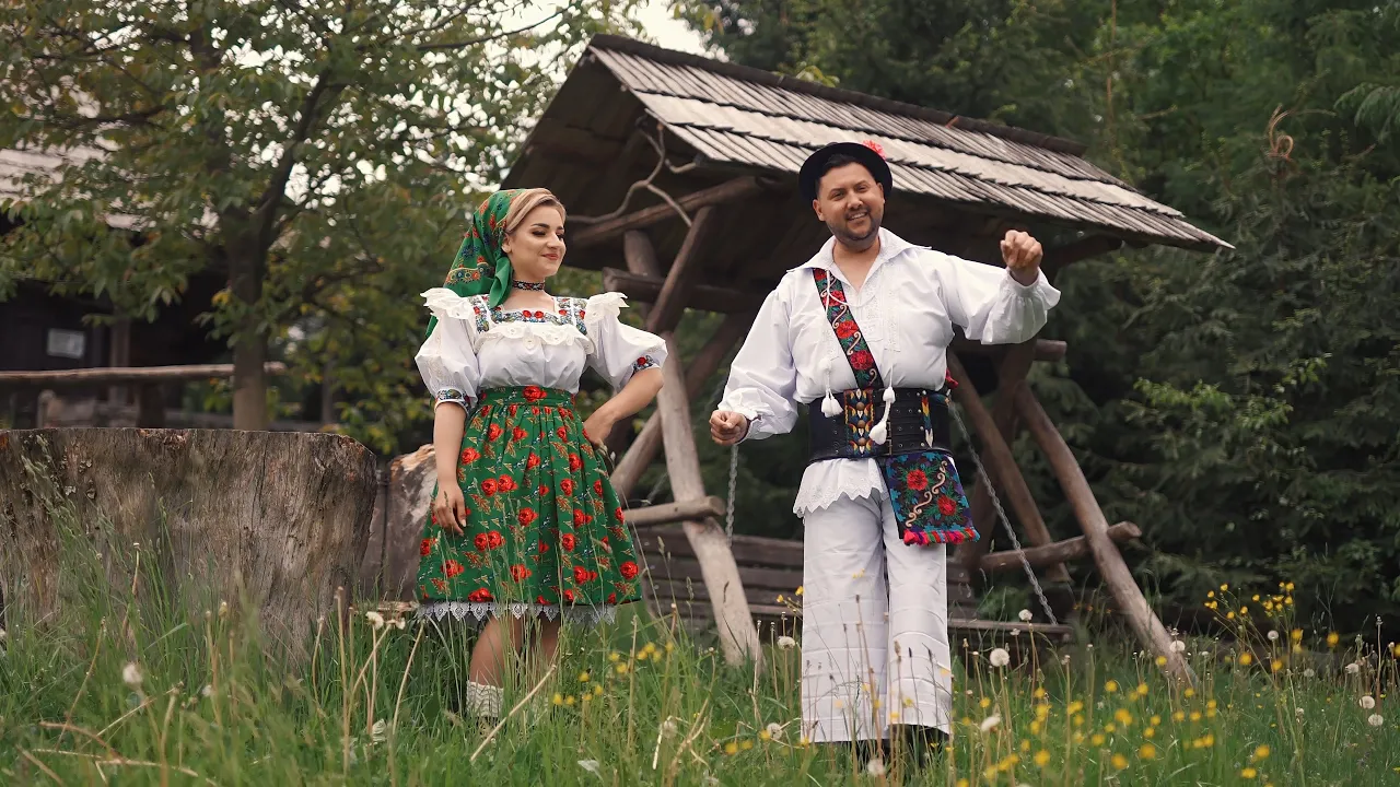 Adi Sabadis si Alexandra Sofron - Mai mandrut in acu' tau