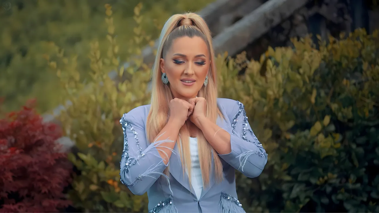 Roxana Brumar - Te rog fata mea ma iarta (Video Original)