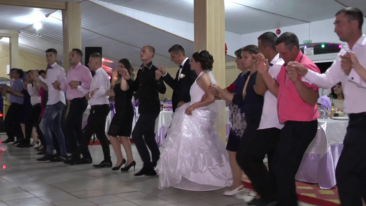 Oana si Adi Rusu - Sub fustina