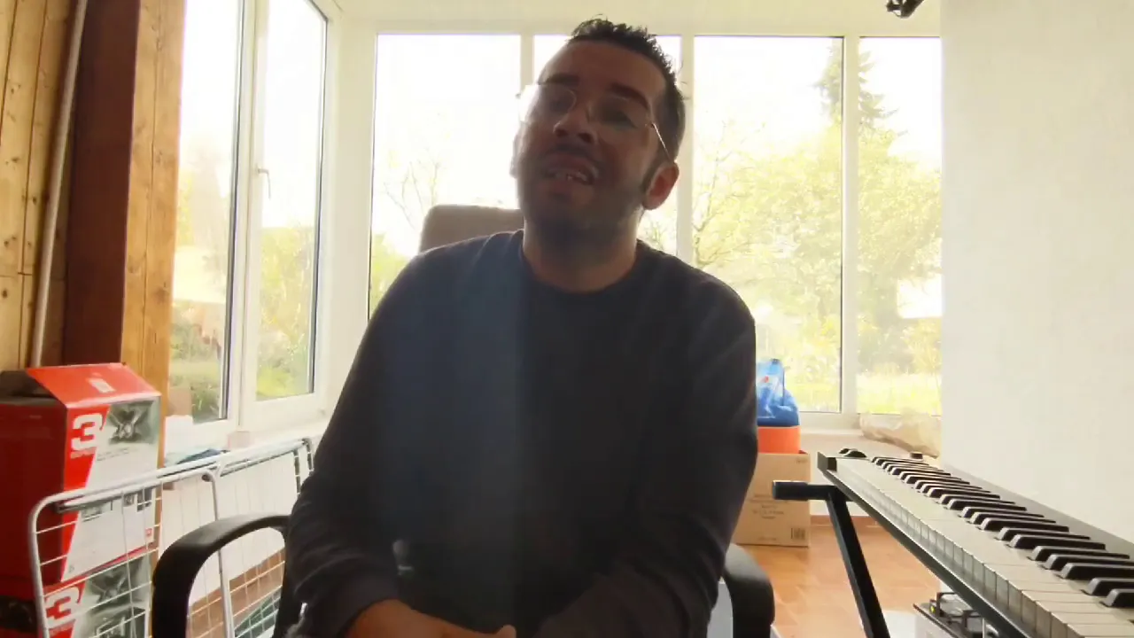 Jayoh - Unii nu inteleg (Cover La Familia cu Negrutzu)(Live din Studio)