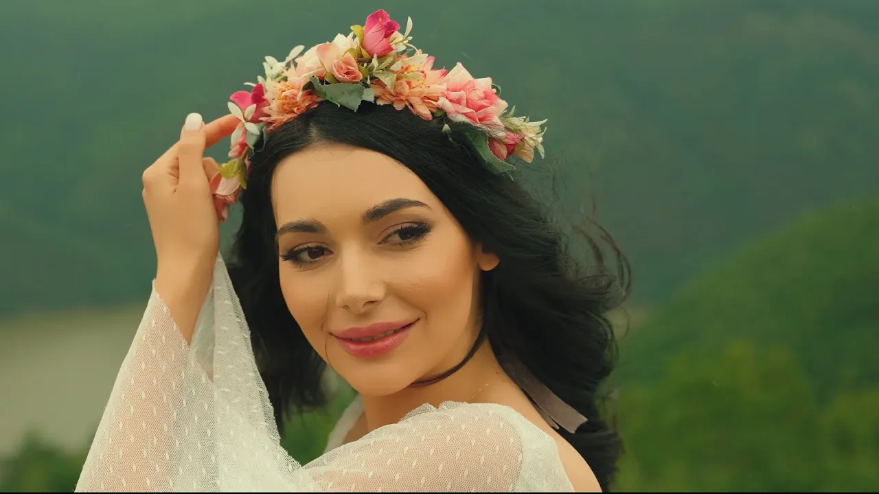 Roberta Miclaus - Cu tine vreau sa fac nunta (Video Original)