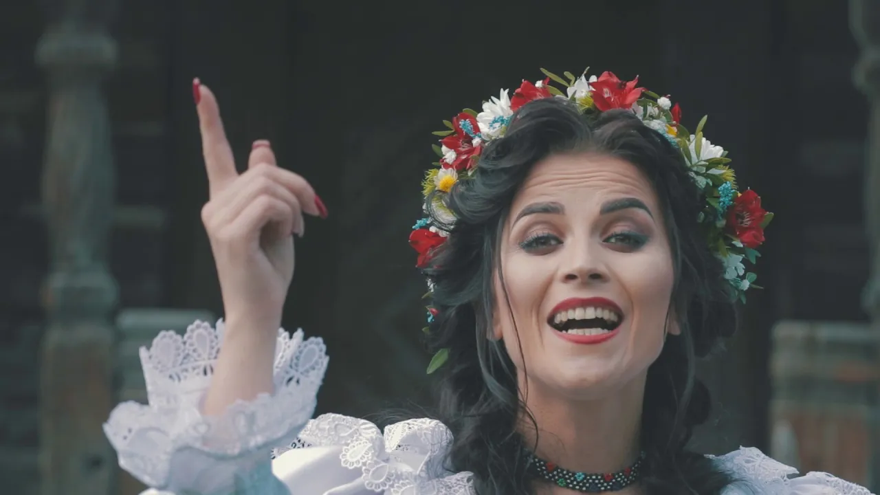 Iulia Iavoriszki - M-o facut maicuta me