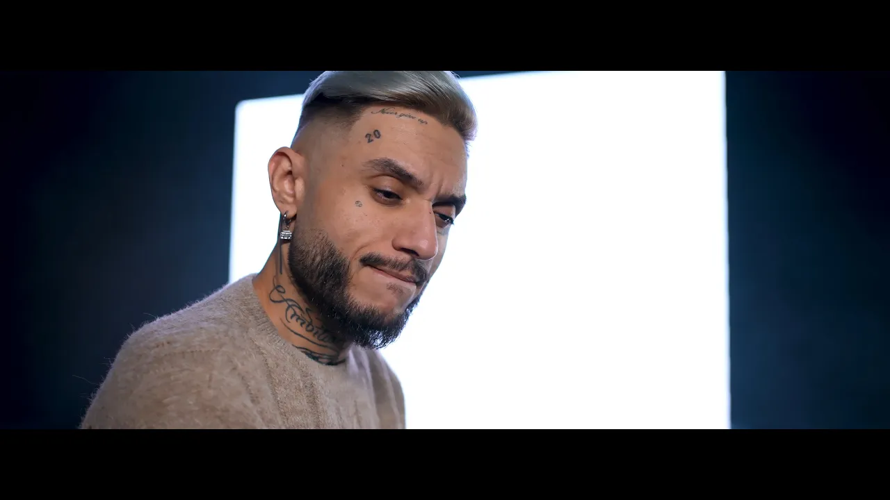 Nikolas - Omul care are riduri (Video Original)