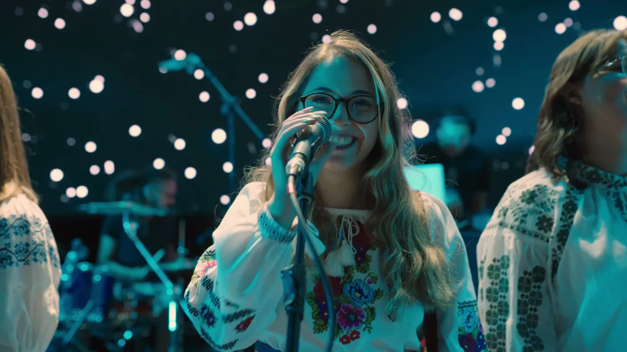 SUBCARPATI & Corul de copii Asezamantul Sf. Leontie - Buna Ziua, Boieri Mari (Live iMapp)