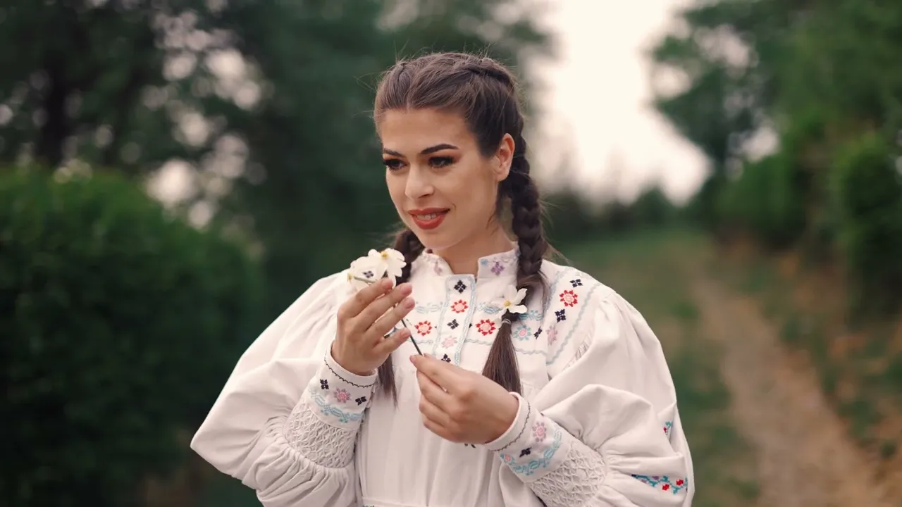 Ionela Bumb - Floarea din cosita mea