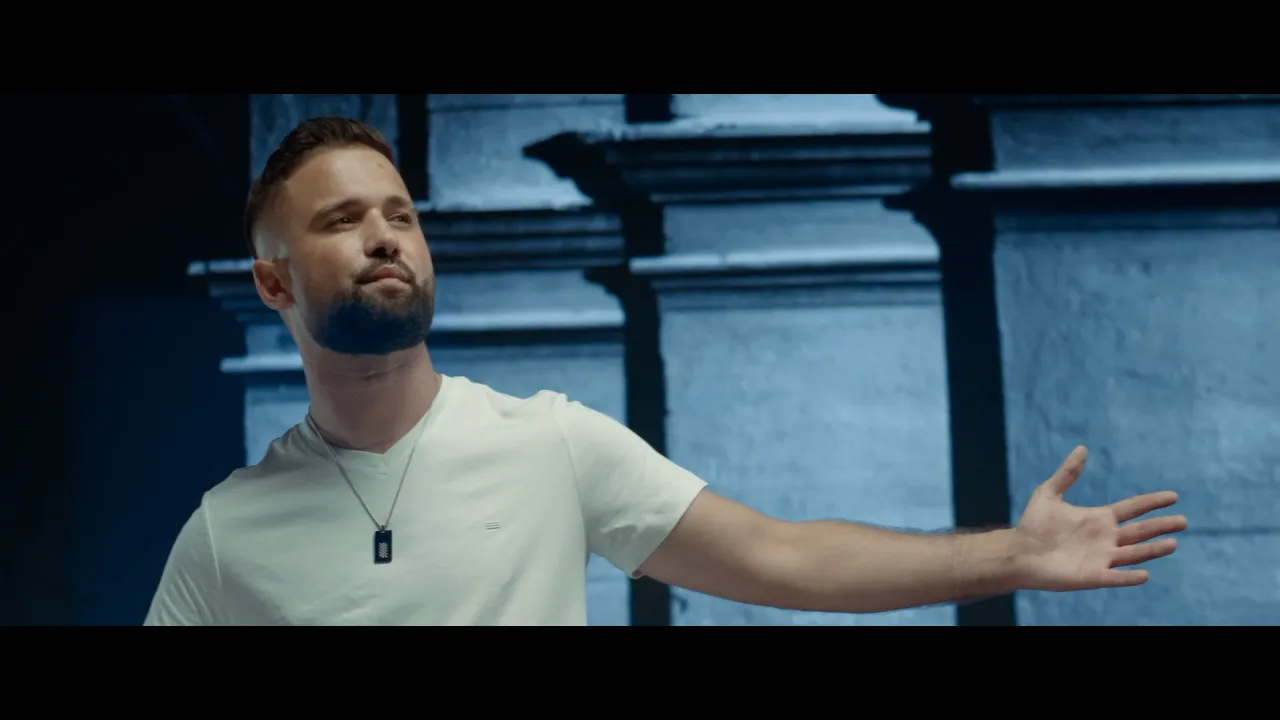 Elys - Nu ma mai pot minti (Video Original)