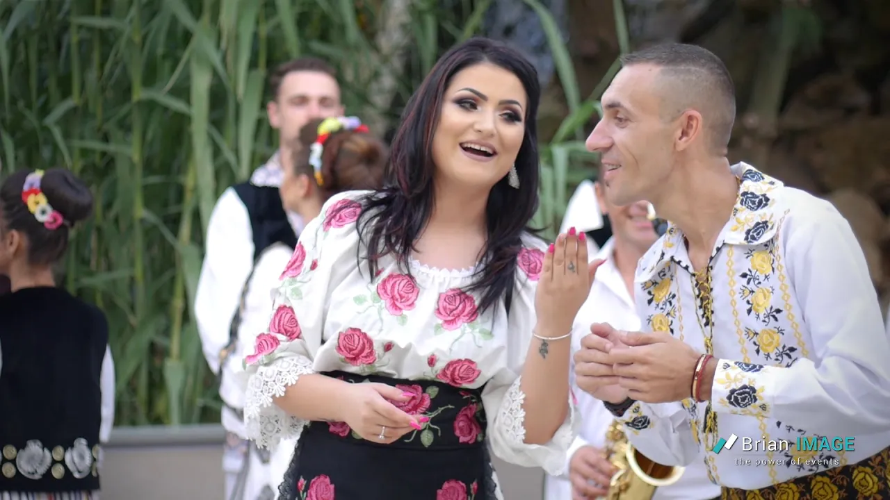 Alexandra si Alin Acatrinei - Lasa-ma nevasta ca sa ma petrec