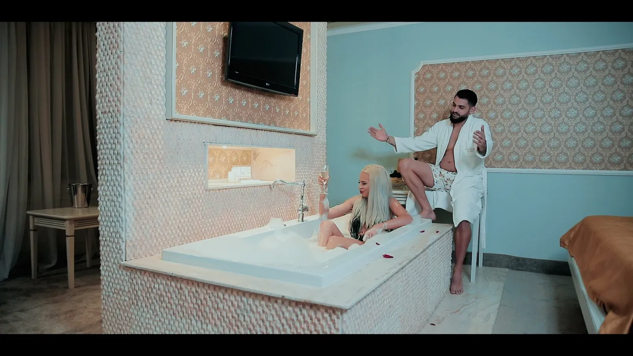 ALEX DIN APARATORI - DA-MI UN KISS (Originala 2019)