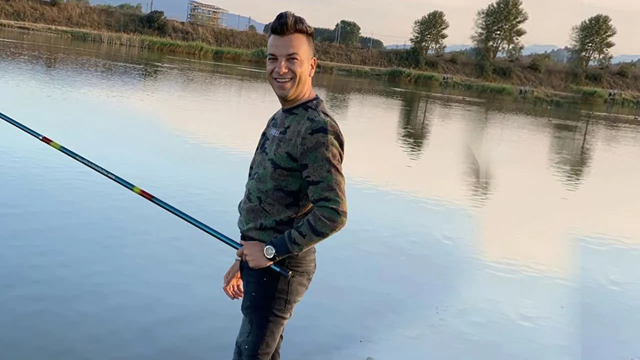 Alex de la Orastie - Toti pescari sa traiasca (Imnul Pescarilor)