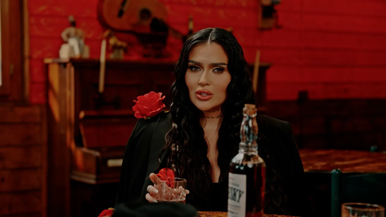 Oana Radu - POA' (Video Original)