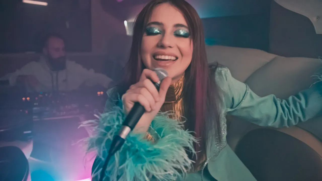 Roxen x DMNDS x Strange Fruits Music - Money Money (Limo_Session)