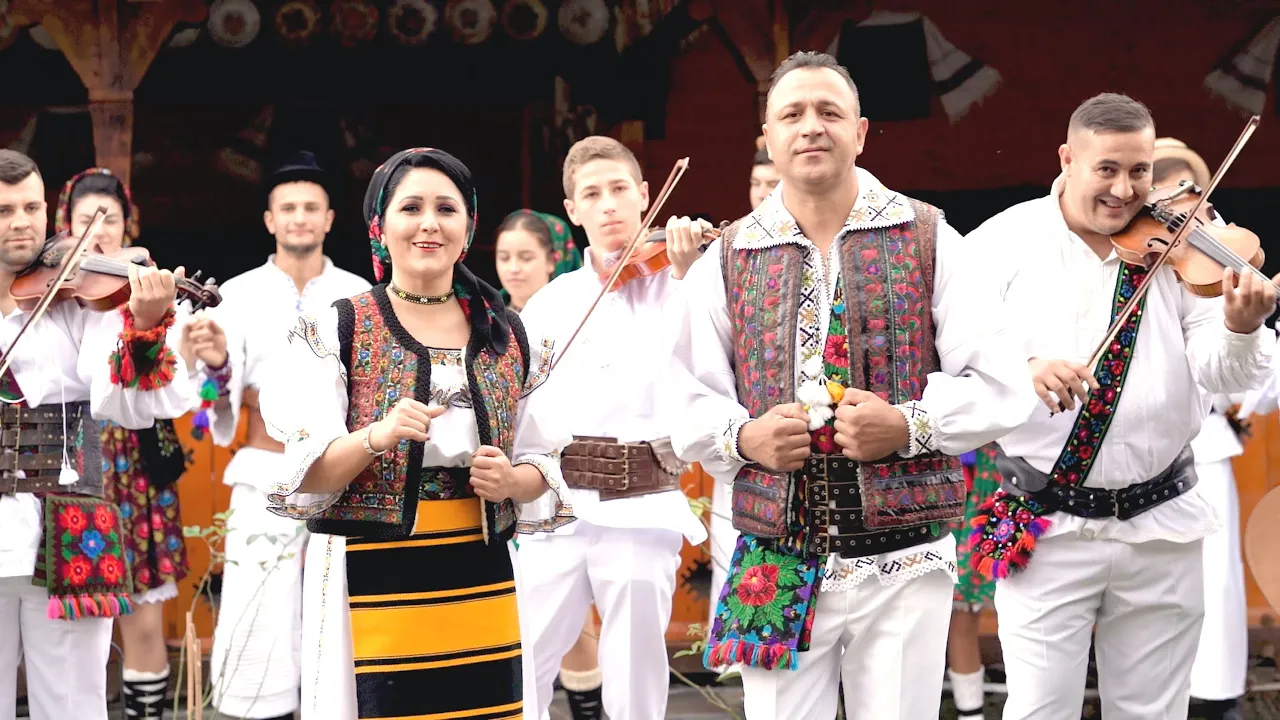 Gabi si Monica de la Ieud - Haidati feciori tati in roata