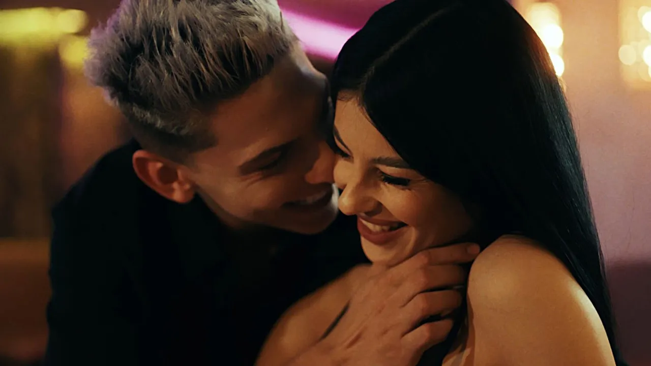 Antonio Pican - Esti Sigura (Video Original)