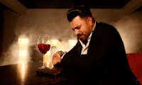 Florita de la Clejani - Cea mai mare sticla de alcool
