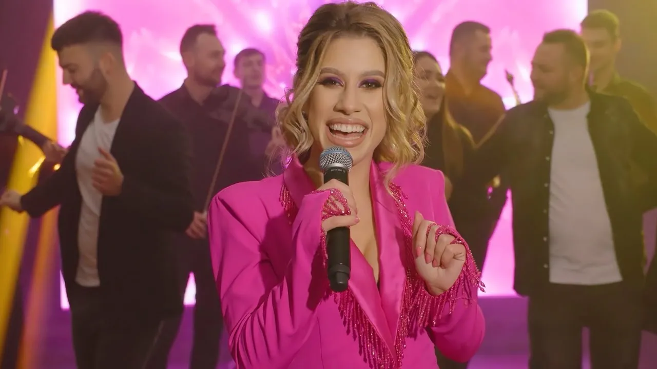 Denisa Balu - Colaj de Petrecere x Paharele hai sus (Video Original)