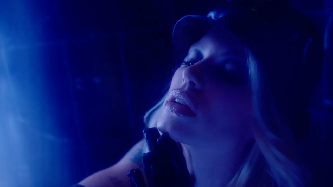 Anabel Englund & MK - Underwater