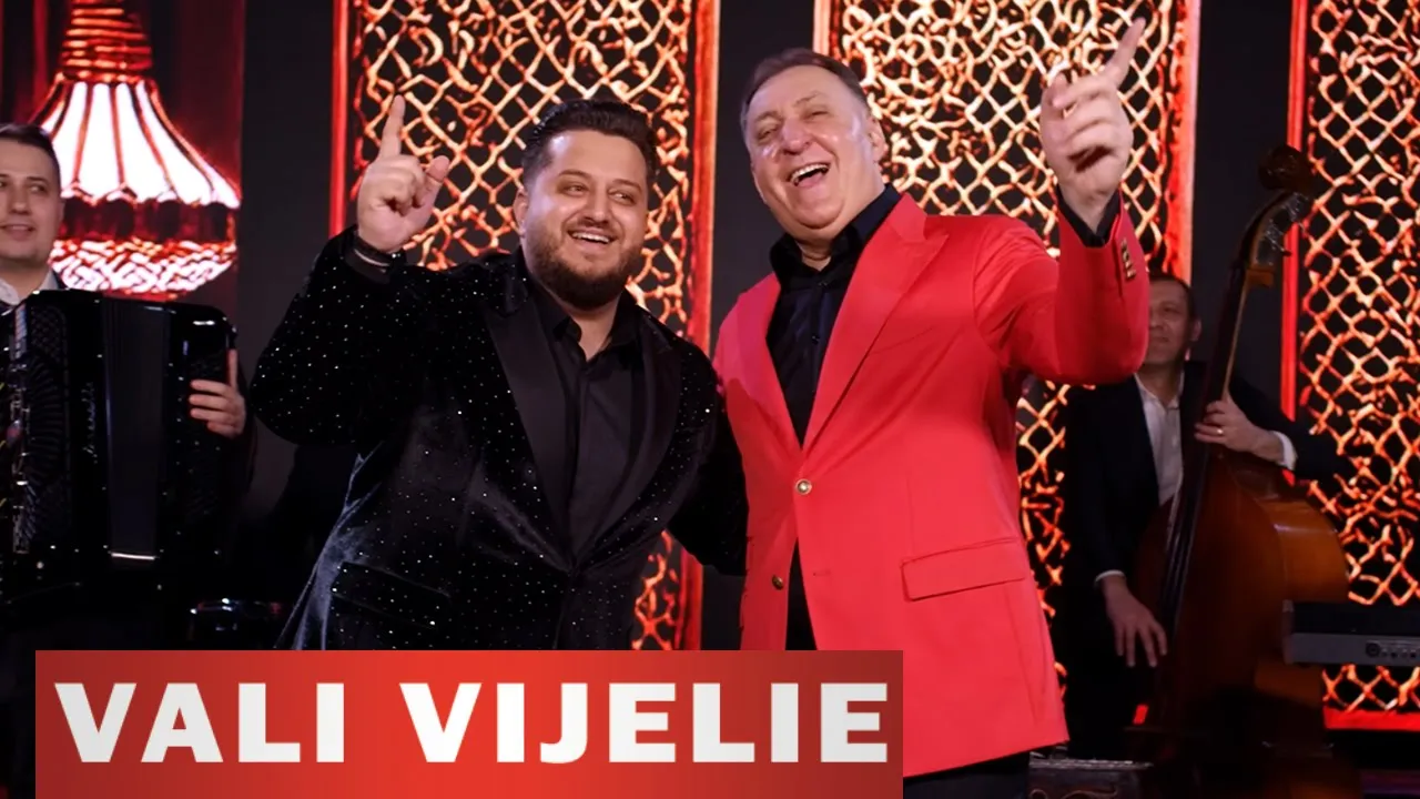 Vali Vijelie x Mario Ciubotaru - Am ajuns pe la Sinaia (Colaj Hituri Noi)