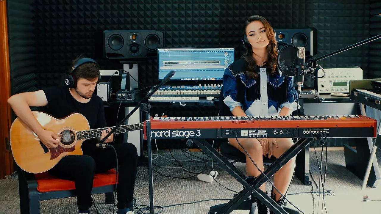 Alexia - Pentru tine (Looper Live Session)