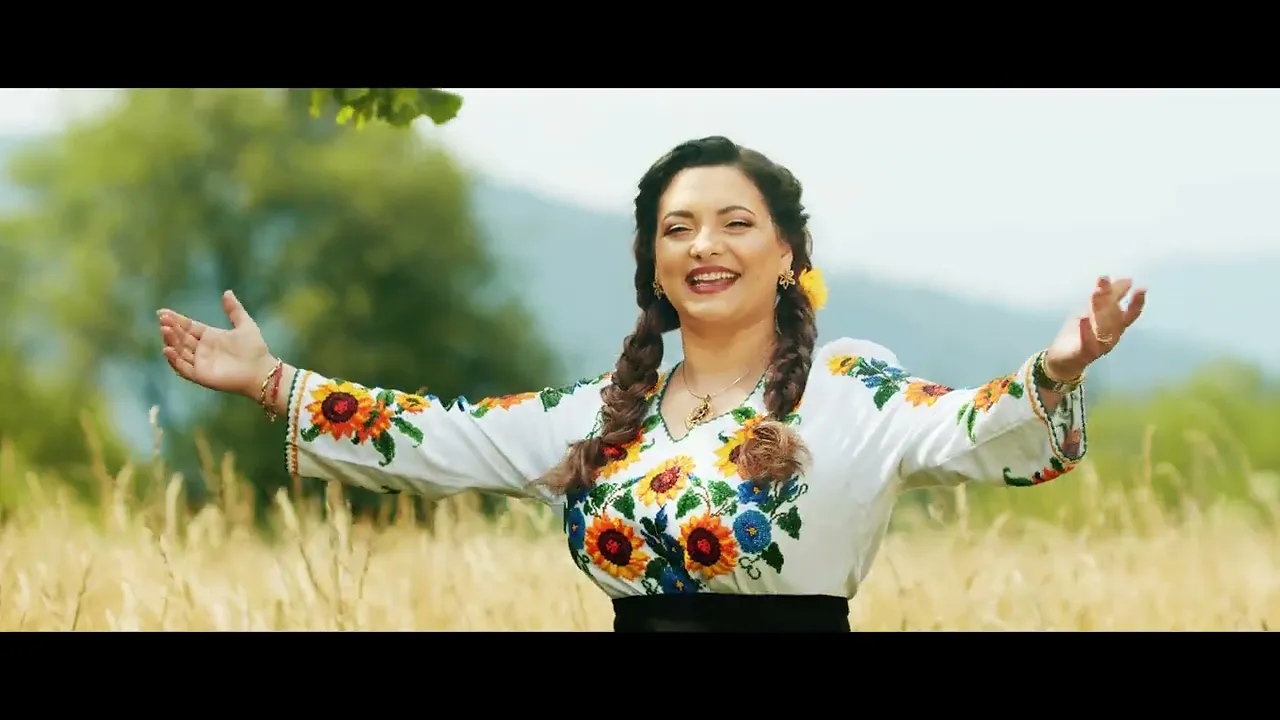 Laura Olteanu - Dumnezeu mi-a dat noroc (Acompaniaza Orchestra Fratilor Advahov)