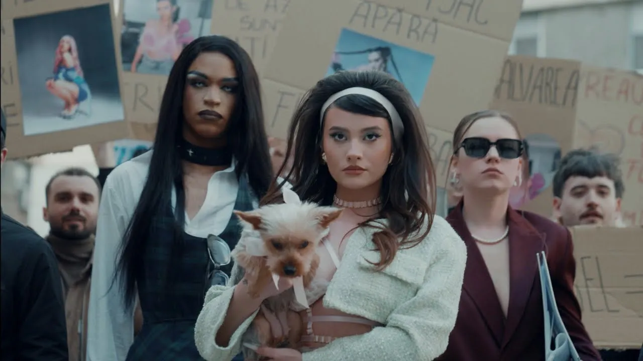 Erika Isac - Femei in Parlament (Video Original)