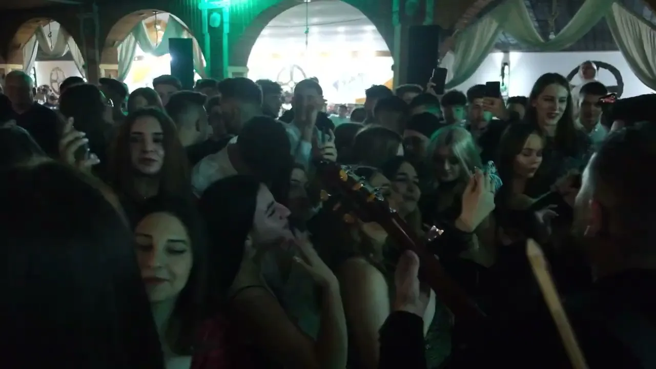 Iuly Neamtu - Cum o dai tu (Live 2022)