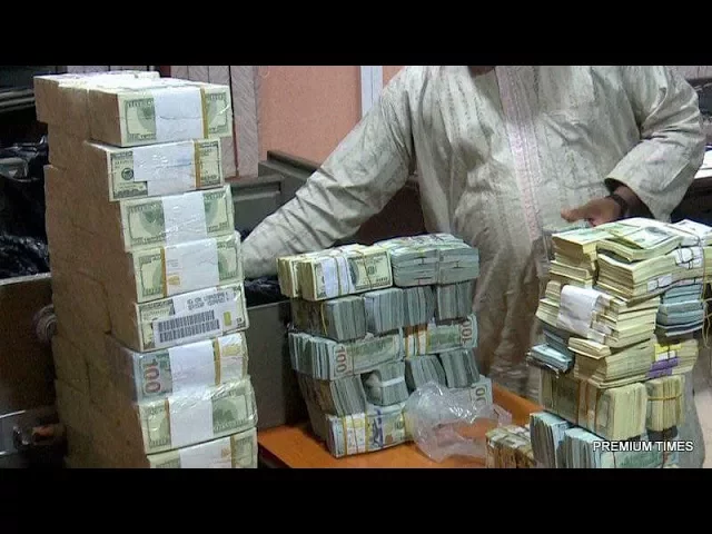 DANI PRINTUL BANATULUI - MULTI VISEAZA SA-MI IA TRONUL 2017