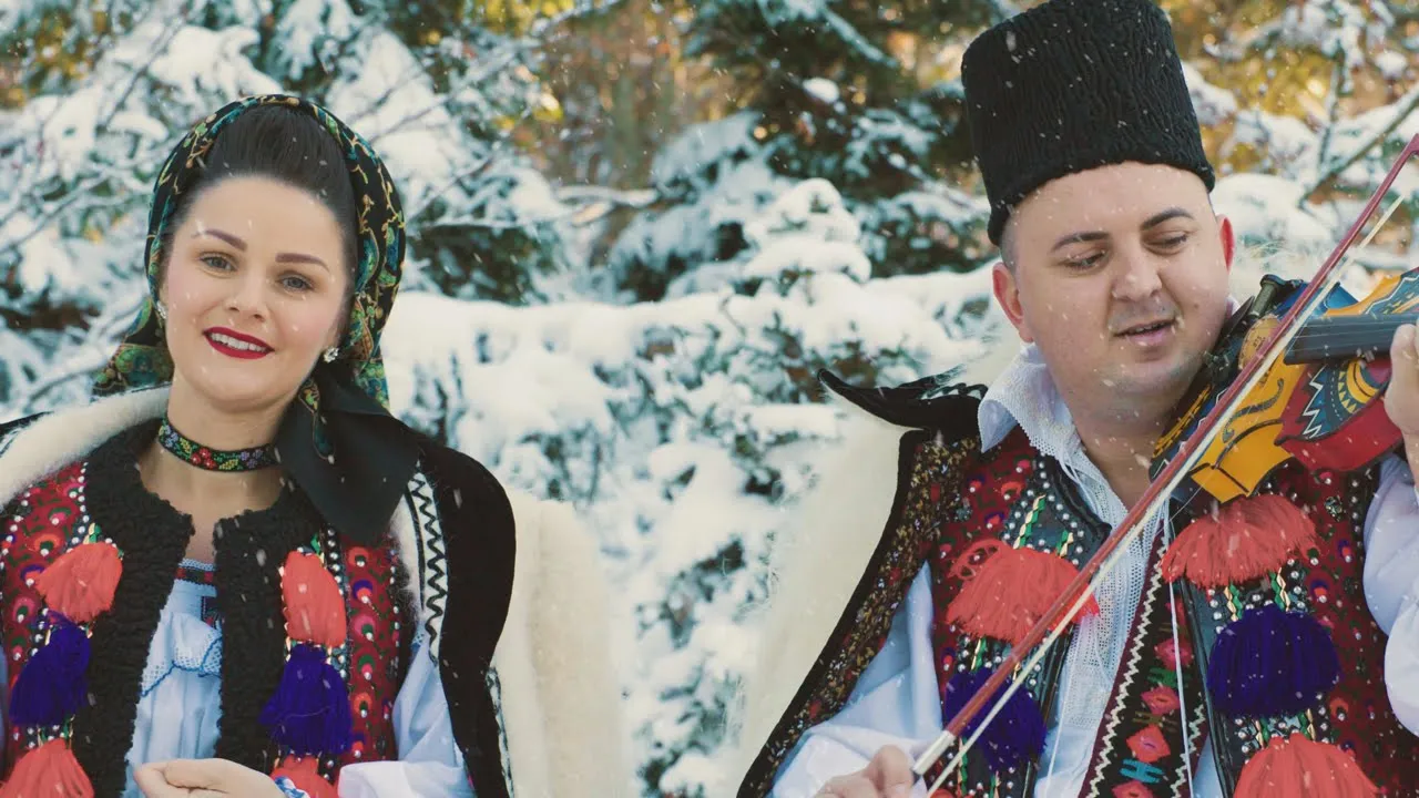 Amalia Ursu si Vasilica Ceterasu - Sara mandra de Craciun (Colind)