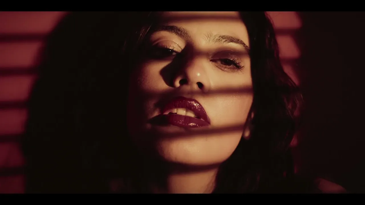 Denisa Avram - Spune-mi