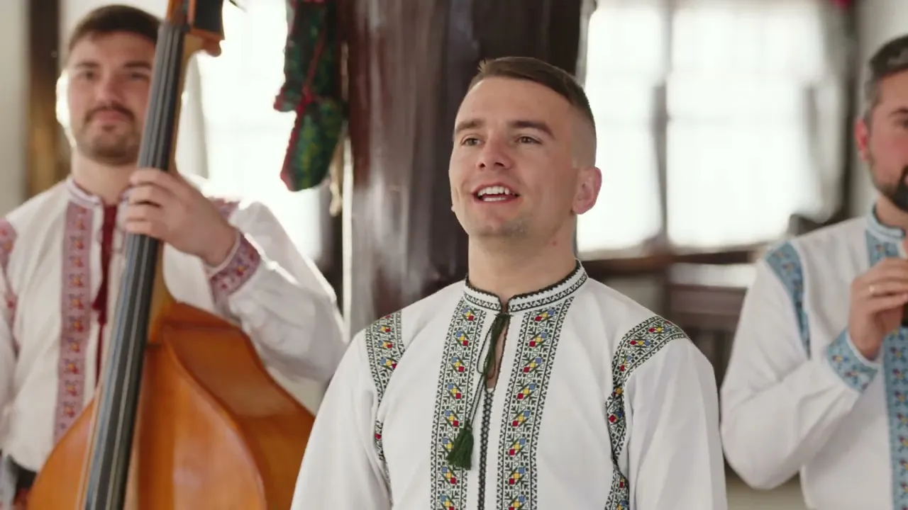 Ansamblul etnofolcloric Plaiesii - Chirandica, dumneata