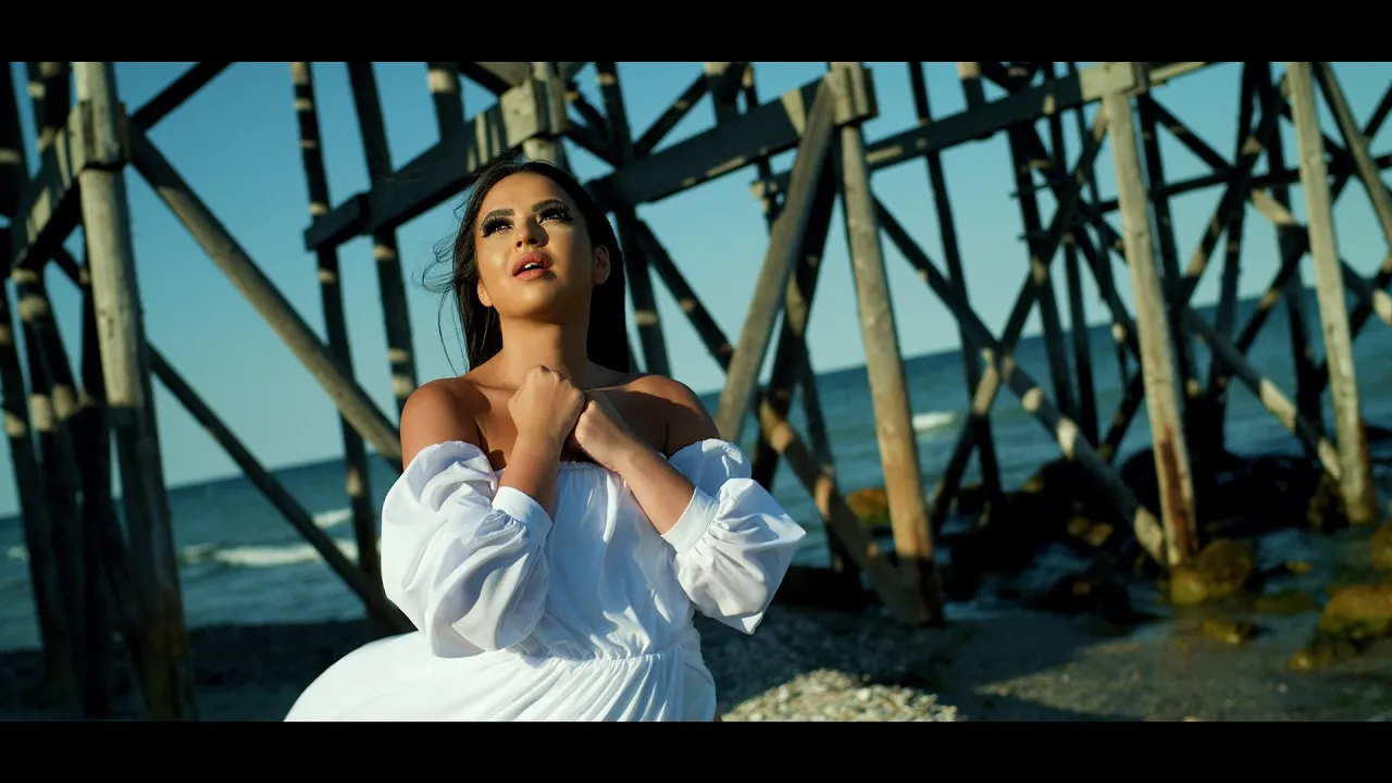 Denisa Rachita - Eu pe o strada tu pe alt drum (Videoclip Full HD)