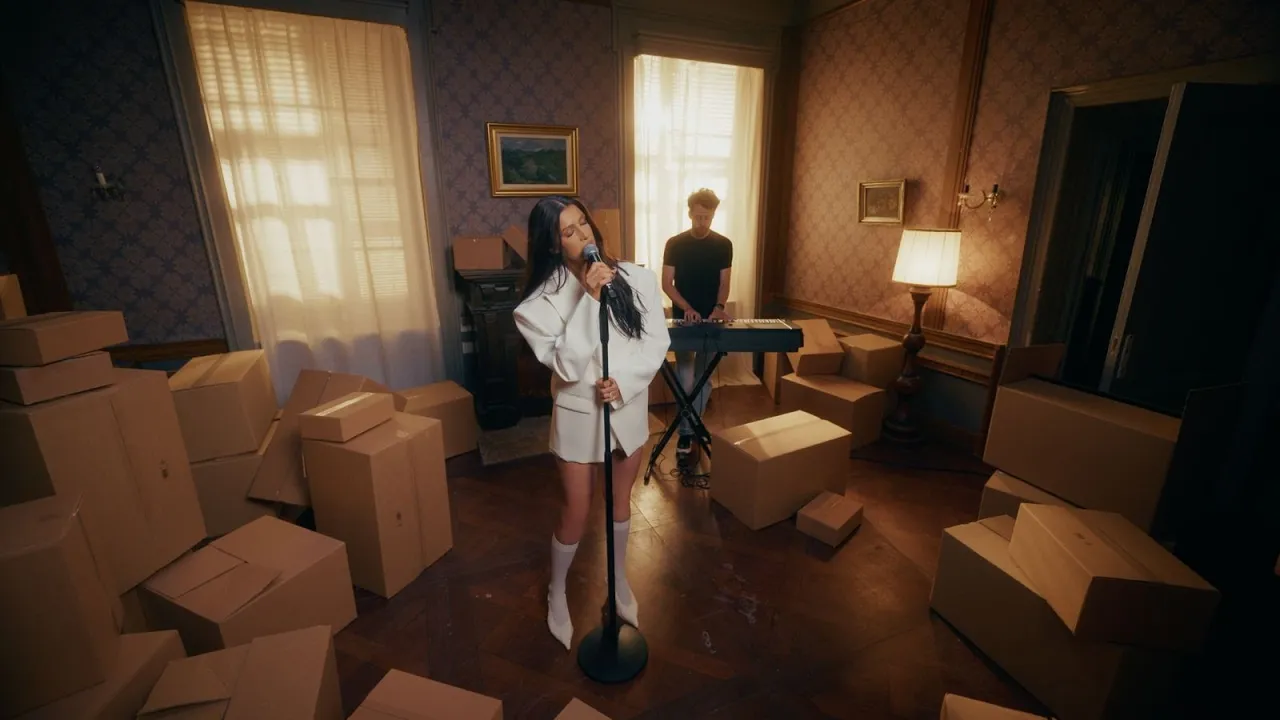 Alina Eremia - A fost mai simplu sa pleci (Piano Version)