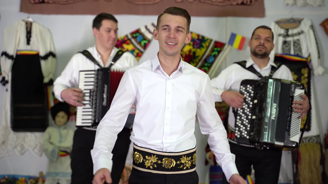 Adrian Gancea - Is tanar si imi sta bine 2019