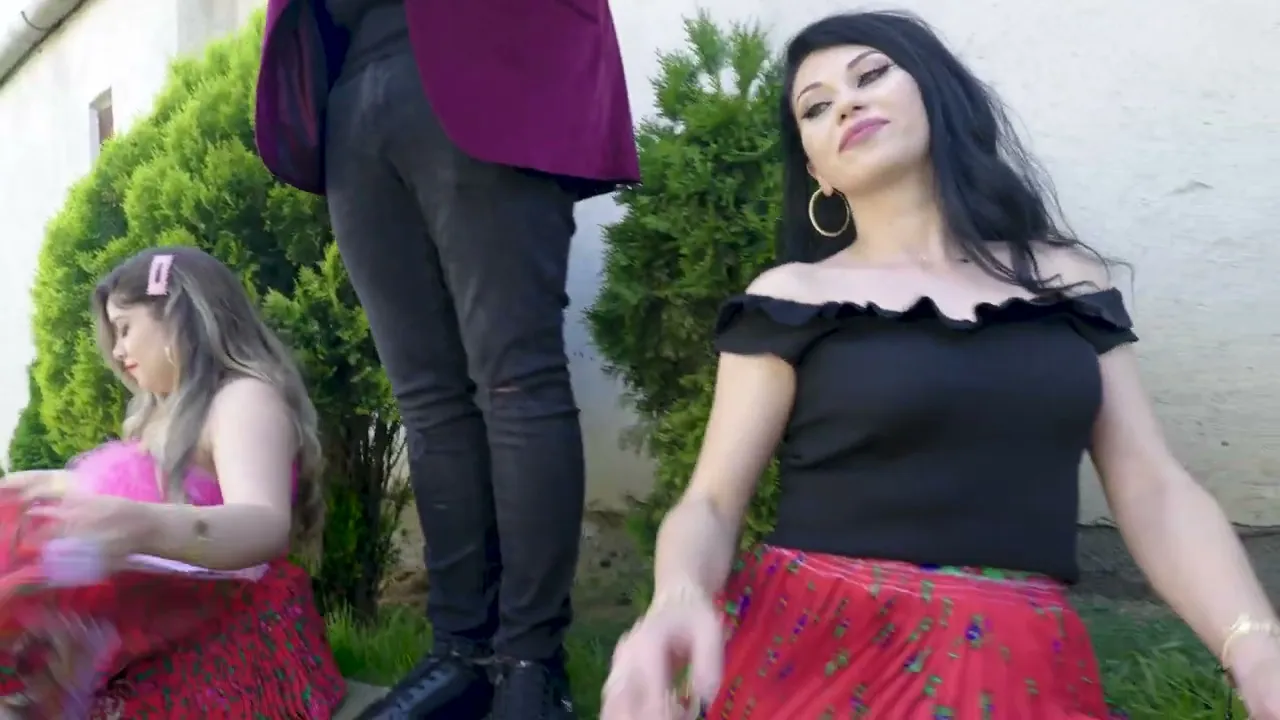 Alex Savu - TOATA ZIUA FAC LA BANI (Jocuri Tiganesti)