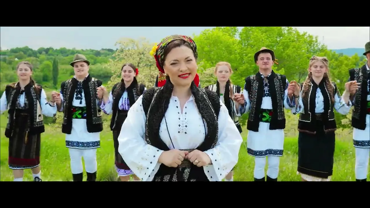 Laura Olteanu - Salta colb de la pamant