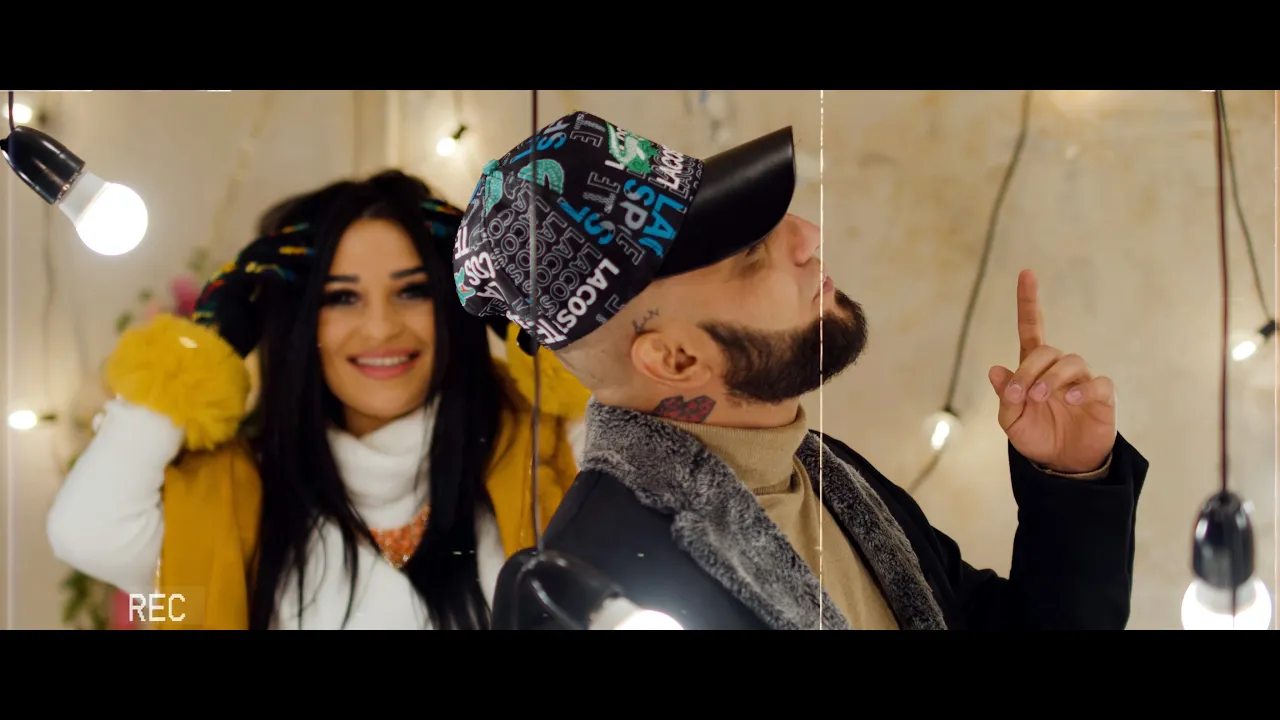 Printu de la Cluj - Bruneta cu ochii verzi (Originala 2022)